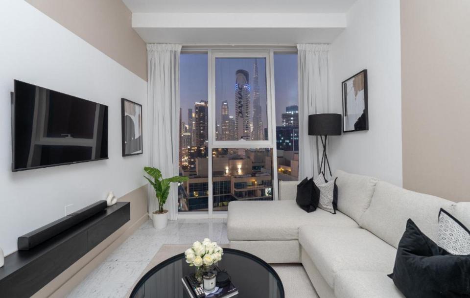 Apartment Exquisite In Downtown Burj Khalifa Views With Stunning Pool *