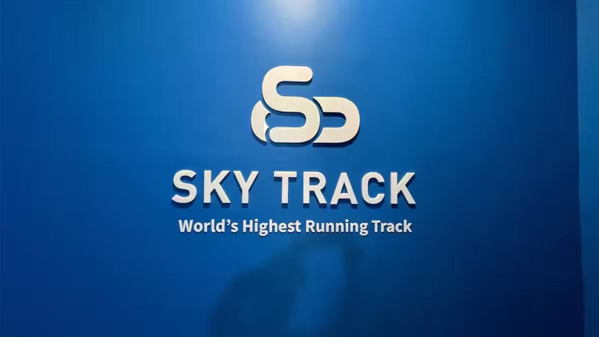Apartment Luxury 2-bed Flat, Prime Location, Burj View & World Highest Running Track *