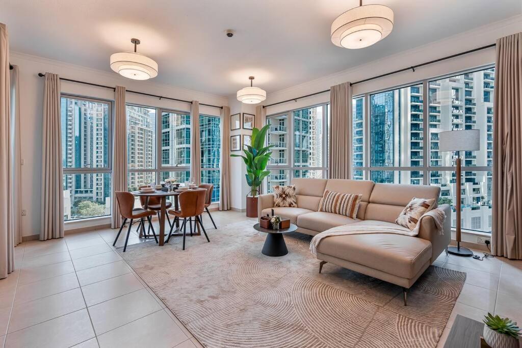 Apartment Modern 1-bedroom With Stunning Views *