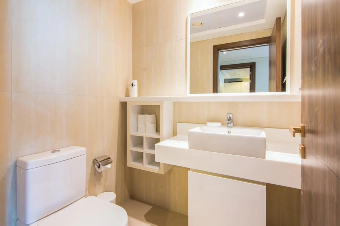 Al Bateen Residences, Jbr- Stunning 2-br With Sea View Apartment