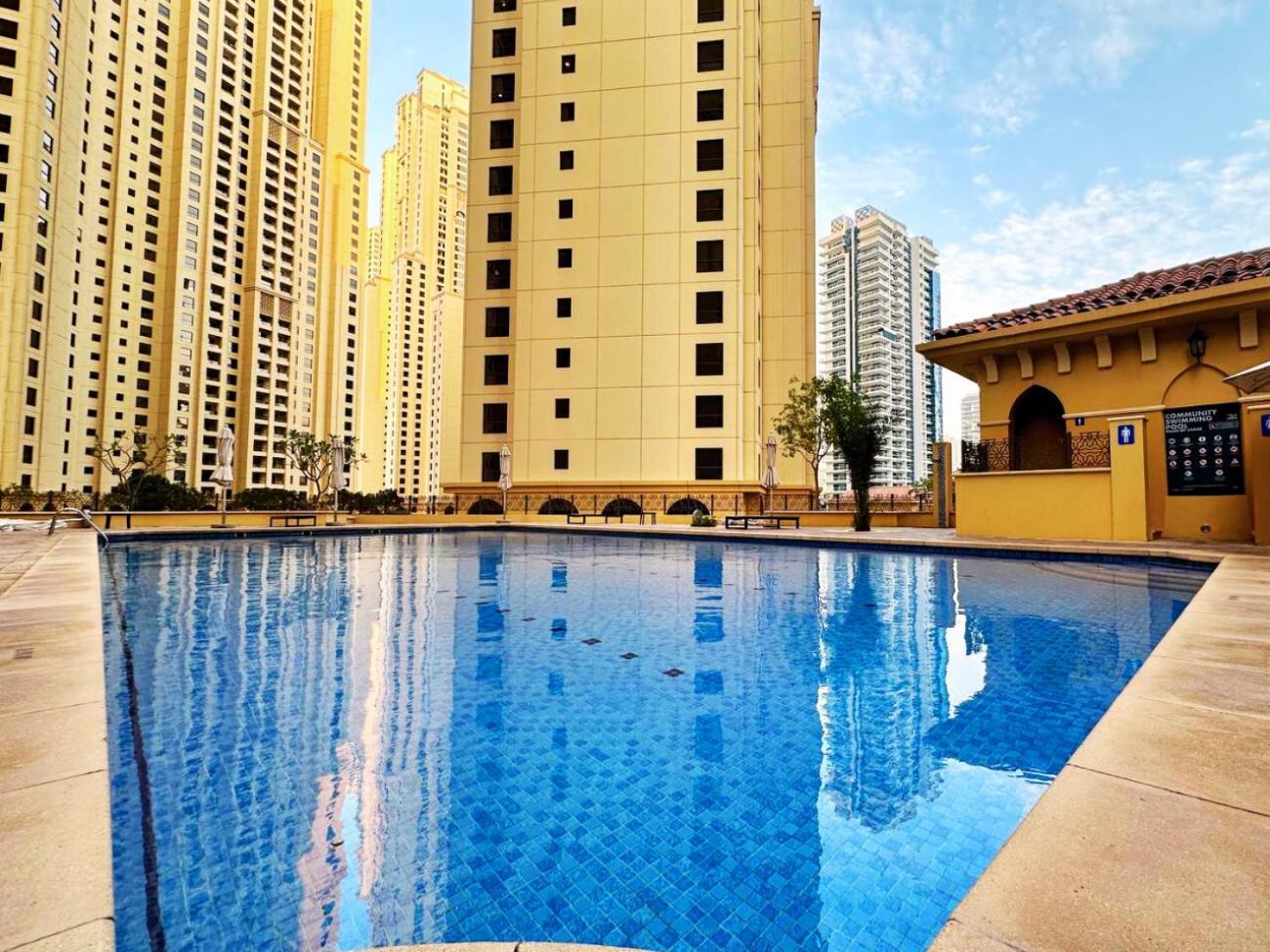 2br High Floor In Jbr With Sea View Apartment *