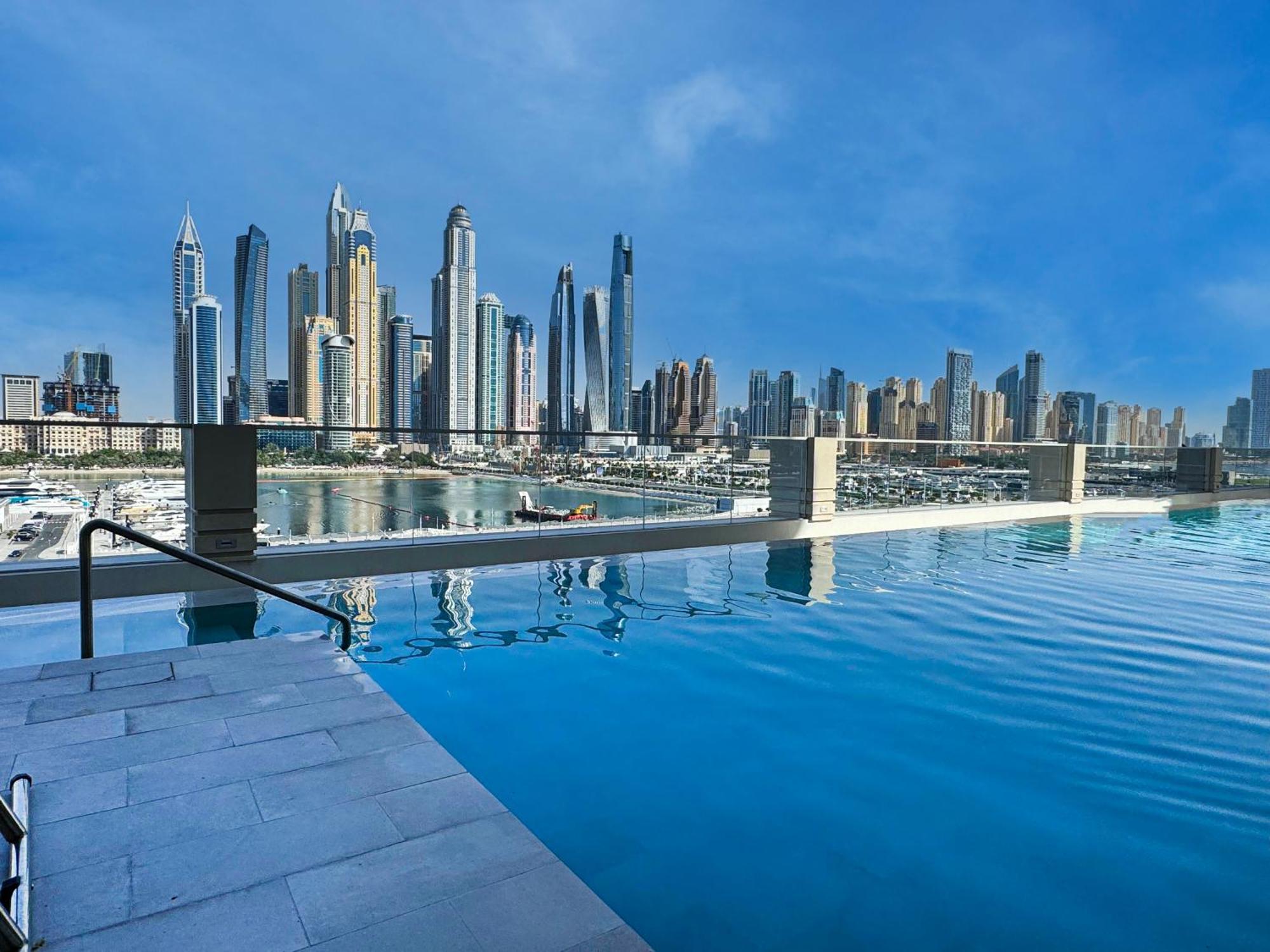 Chic 1 Bedroom On Private In Harbour Apartment *