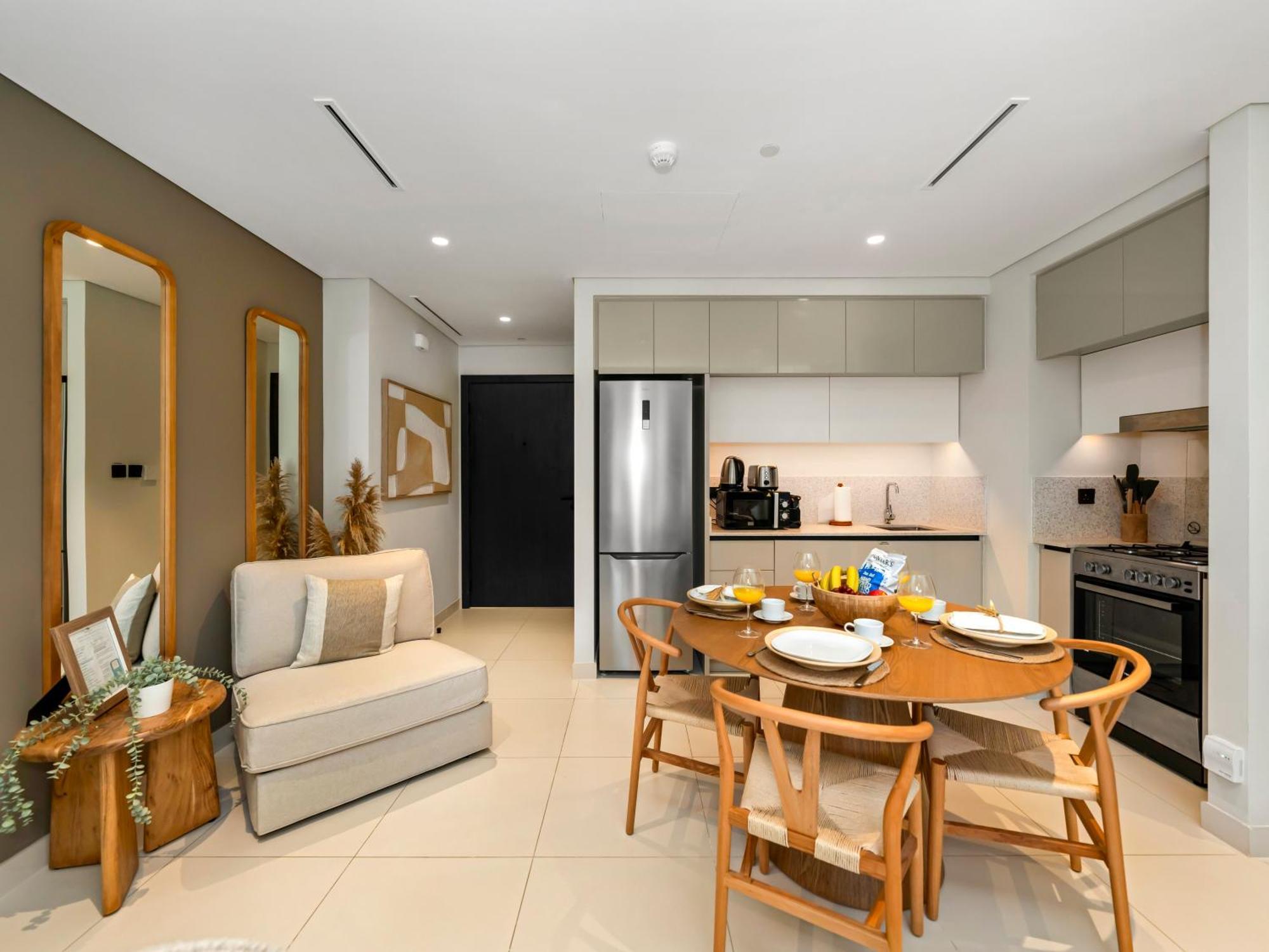 Chic 1 Bedroom On Private In Harbour Apartment *