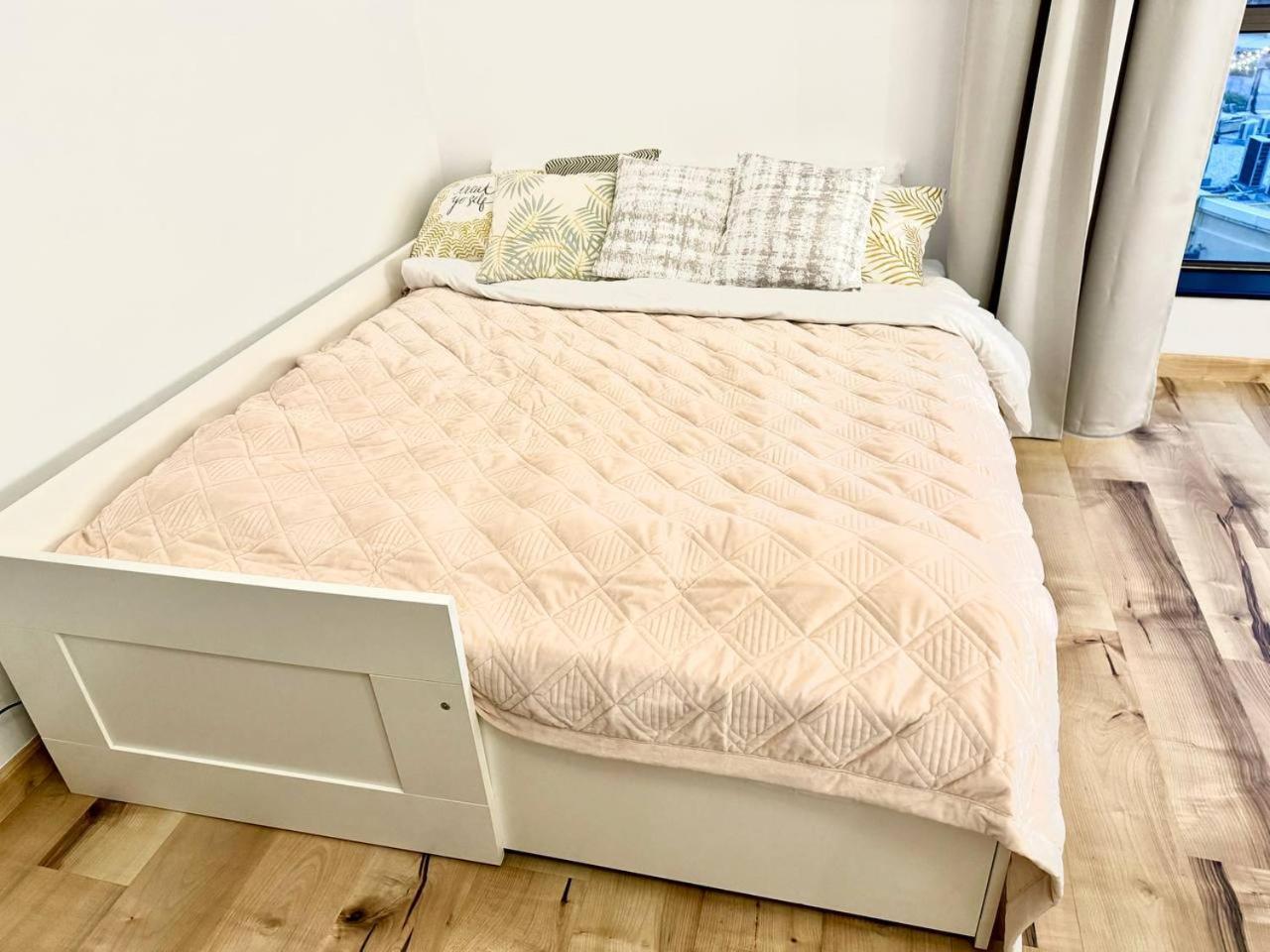 Stylish Beachside 3 Beds In Jbr Apartamento