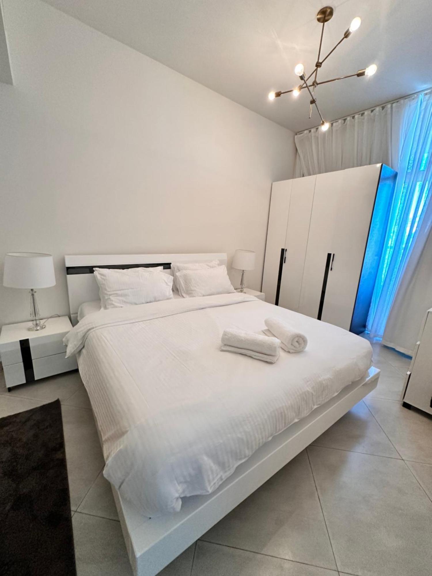 Apartment Close To Burj Khalifa Place *