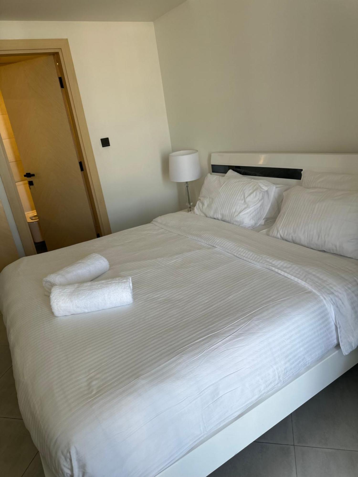 Apartment Close To Burj Khalifa Place *