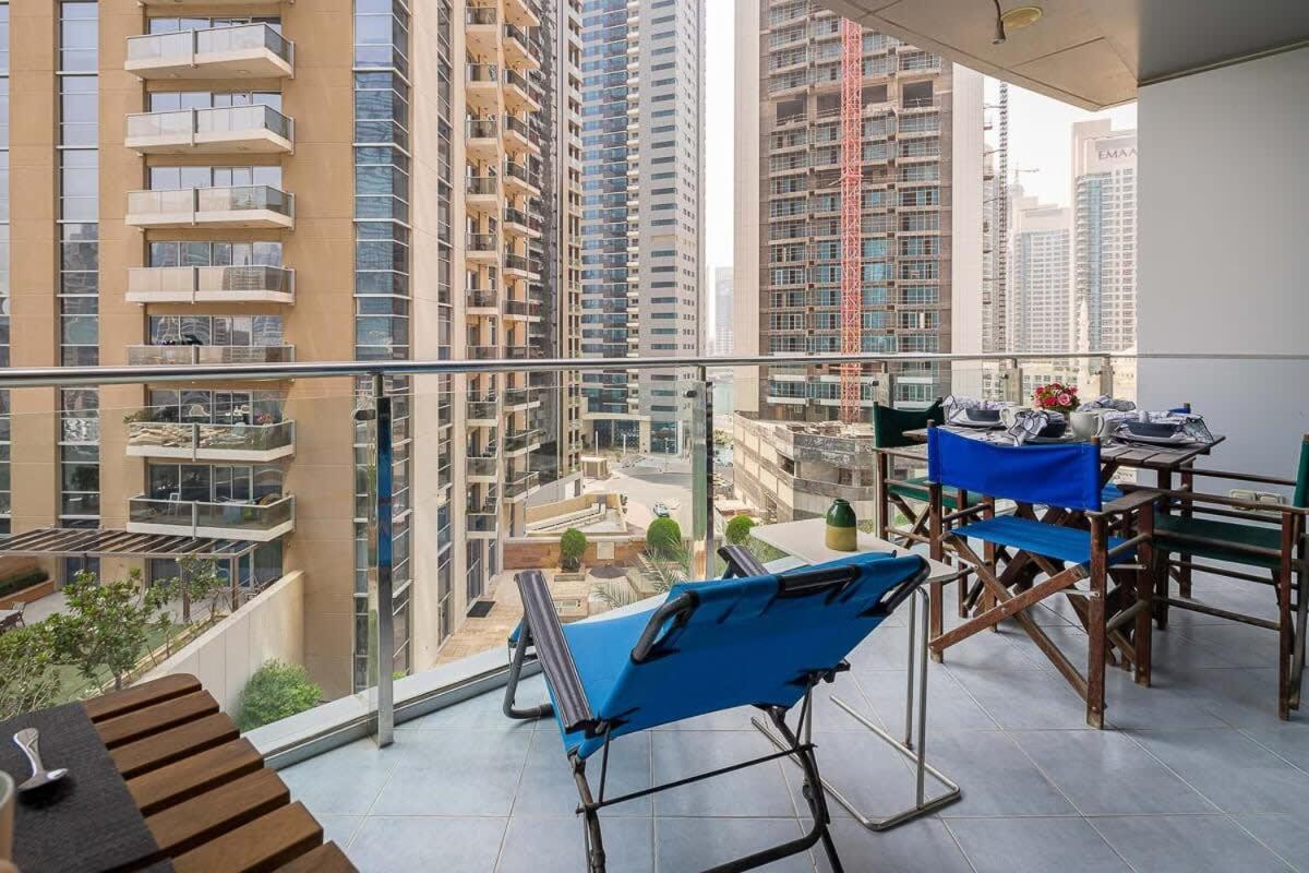 Frank Porter - Marina Terrace Apartment