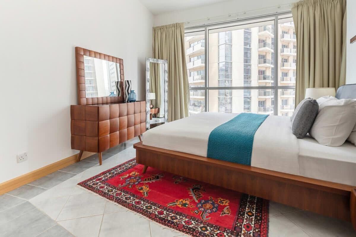 Frank Porter - Marina Terrace * Dubai