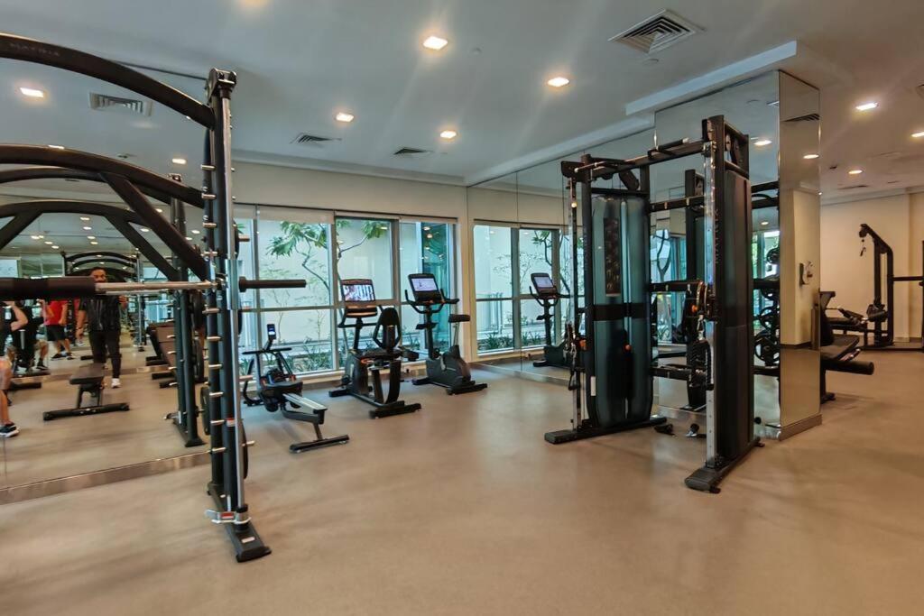 Apartment Stylish 1-br Oasis Minutes From Burj & Mall Dubai