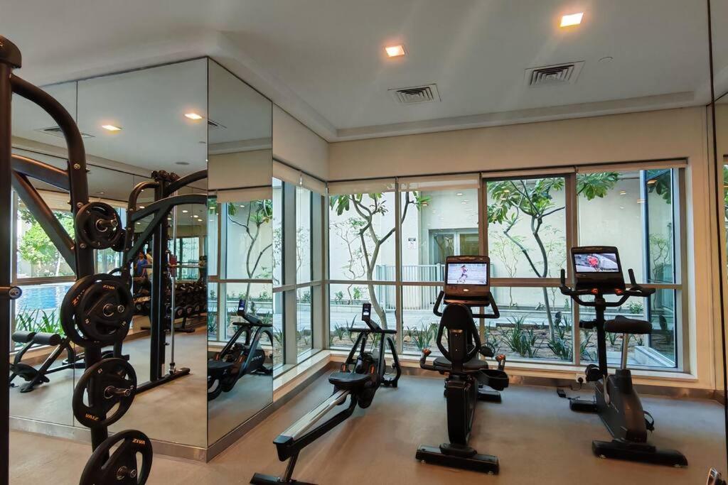 Apartment Stylish 1-br Oasis Minutes From Burj & Mall