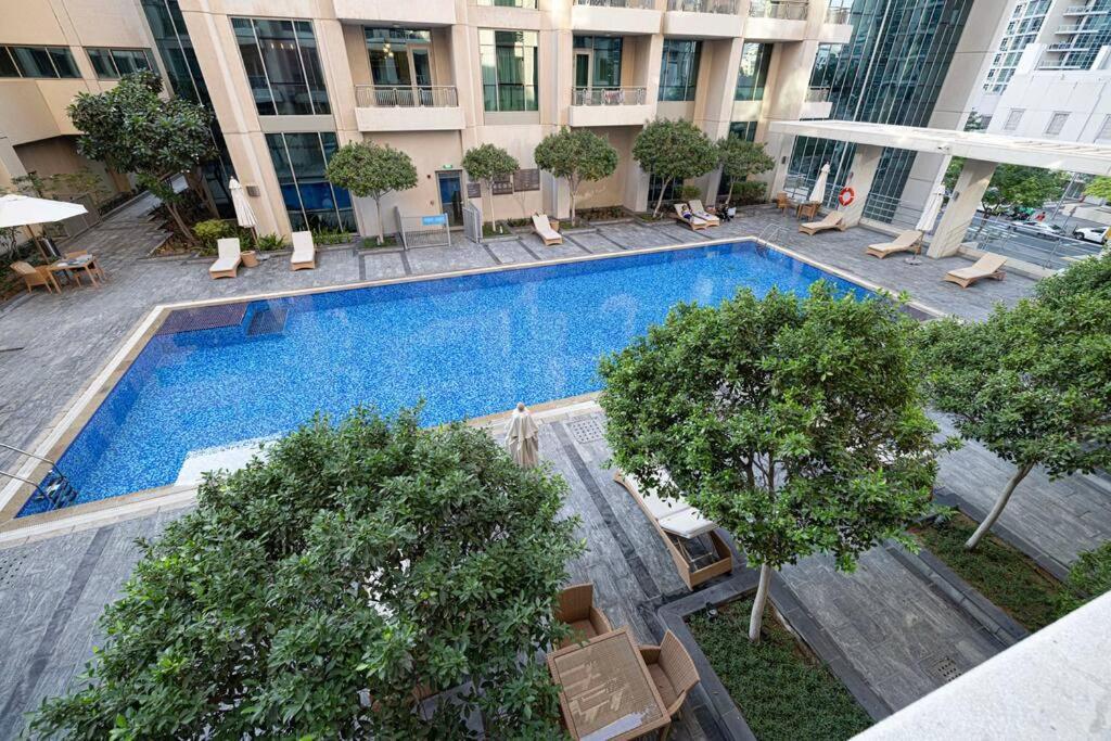 Stylish 1-br Oasis Minutes From Burj & Mall