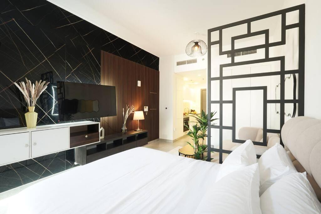 Dayf-luc Stylish Modern Comfort & Great Location Apartment