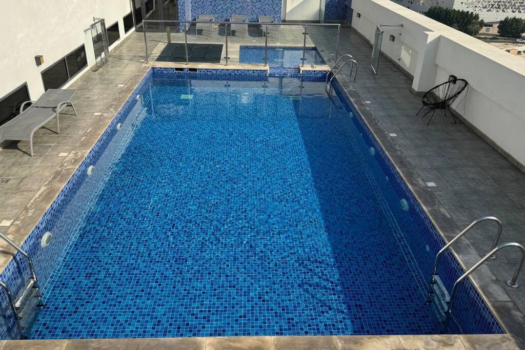 Dayf-luc Stylish Modern Comfort & Great Location *