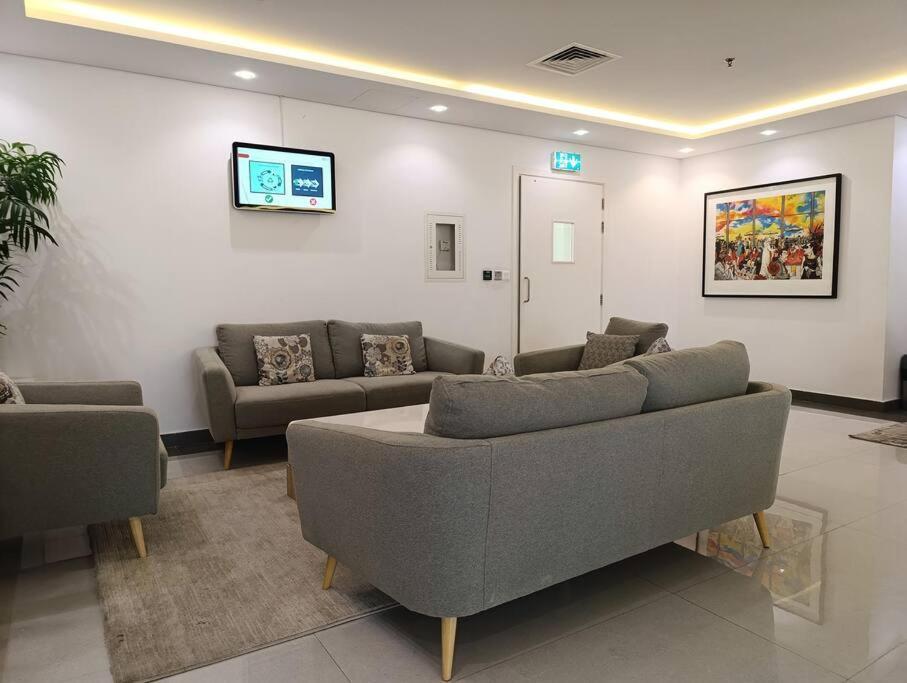 Dayf-luc Stylish Modern Comfort & Great Location Dubai