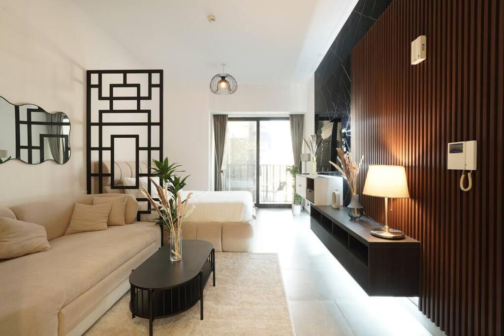 Dayf-luc Stylish Modern Comfort & Great Location Dubai