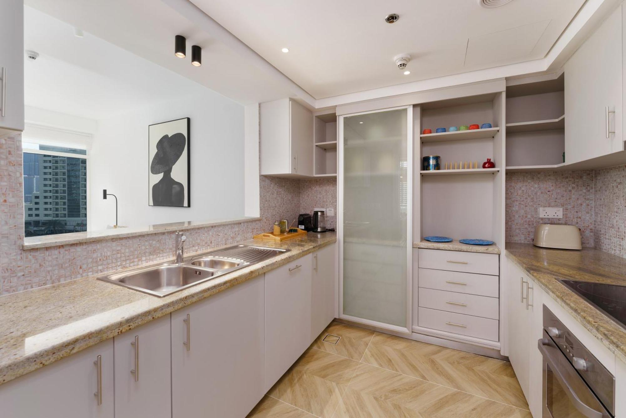 Maison Privee - Blissful Living With Marina Waterfront Views Dubai