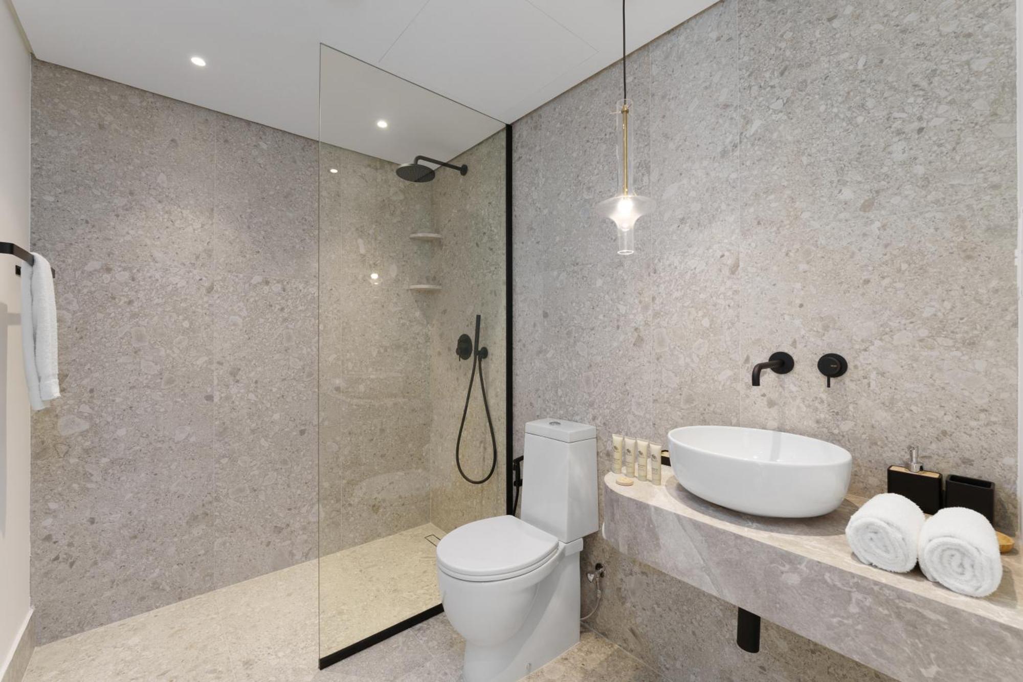 Apartment Maison Privee - Blissful Living With Marina Waterfront Views