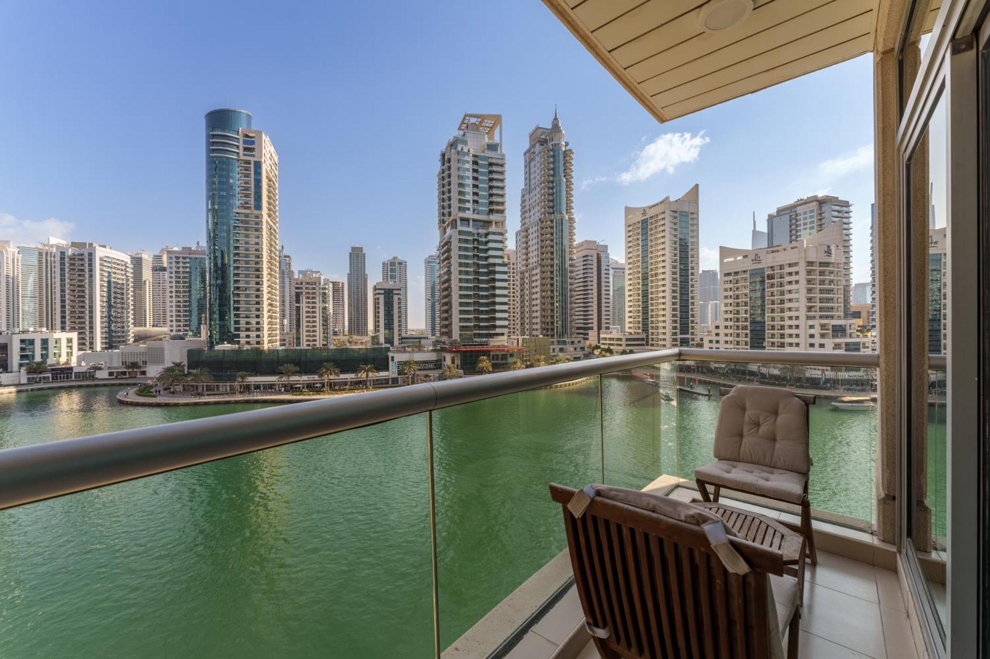 Apartment Maison Privee - Blissful Living With Marina Waterfront Views *