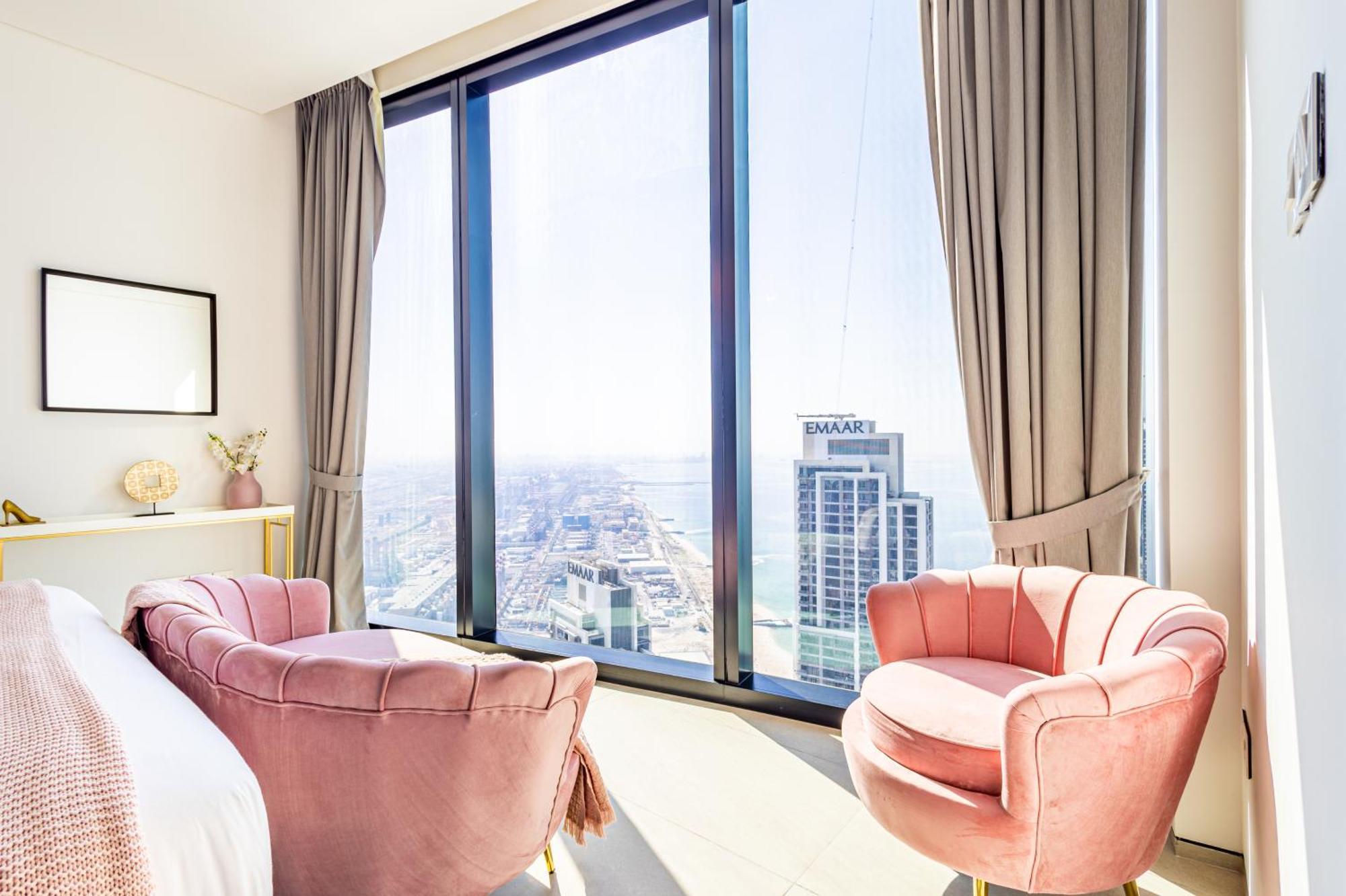 Address Jbr: Beachfront Bliss & Sky-high Luxury Apartment *
