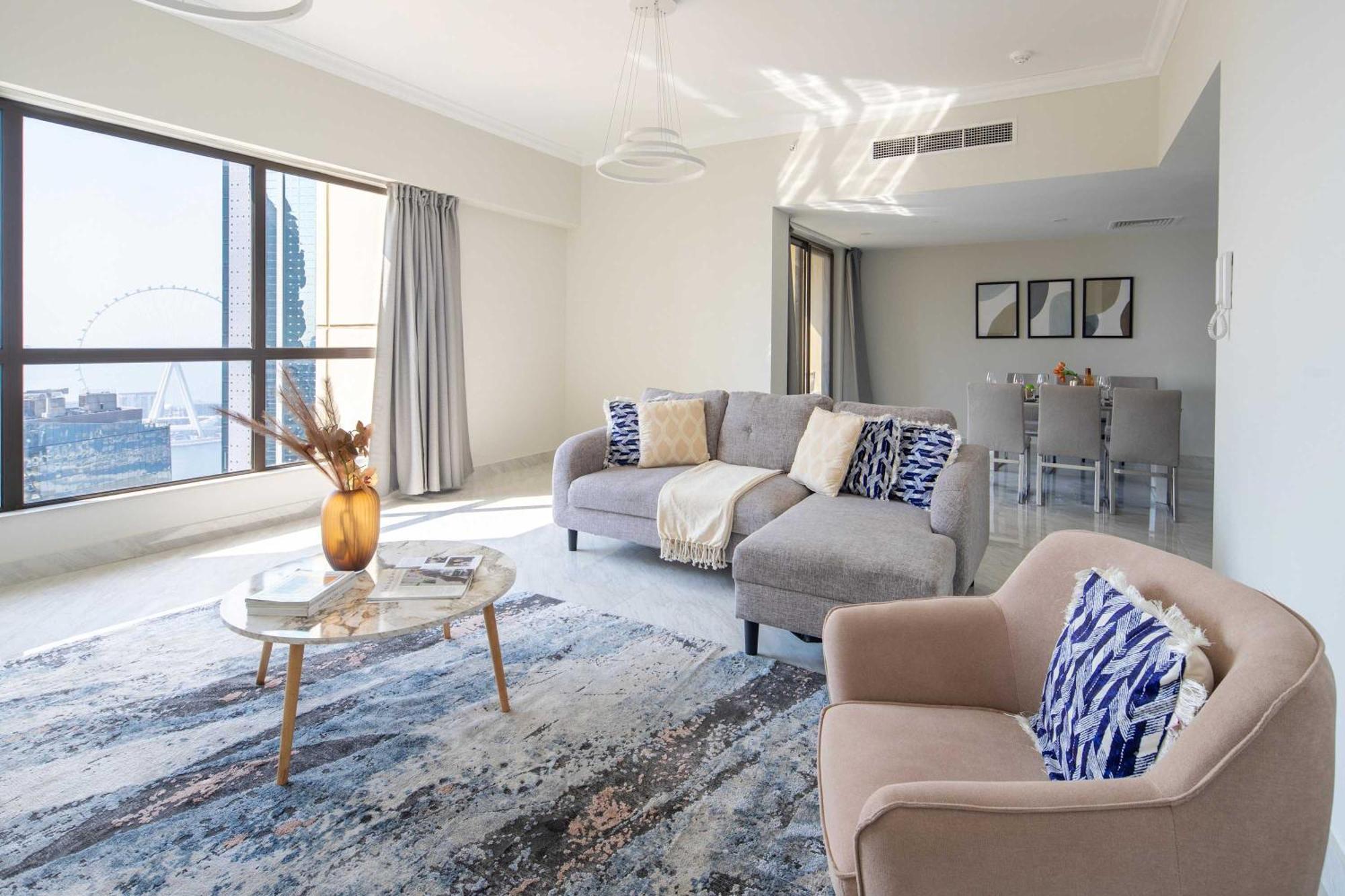 Frank Porter - Sadaf 6 Apartment *