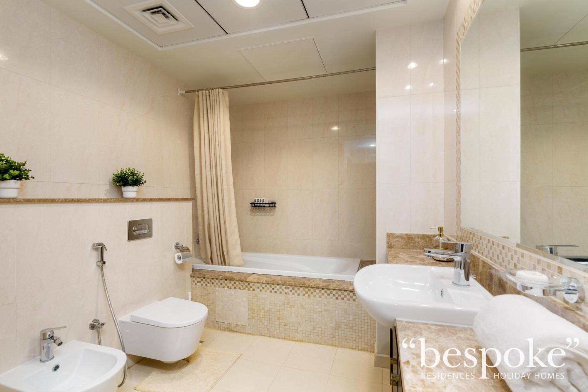Apartment Bespoke Homes - Palm Jumeirah -2 Bedroom Sea View With Access, Balqis *
