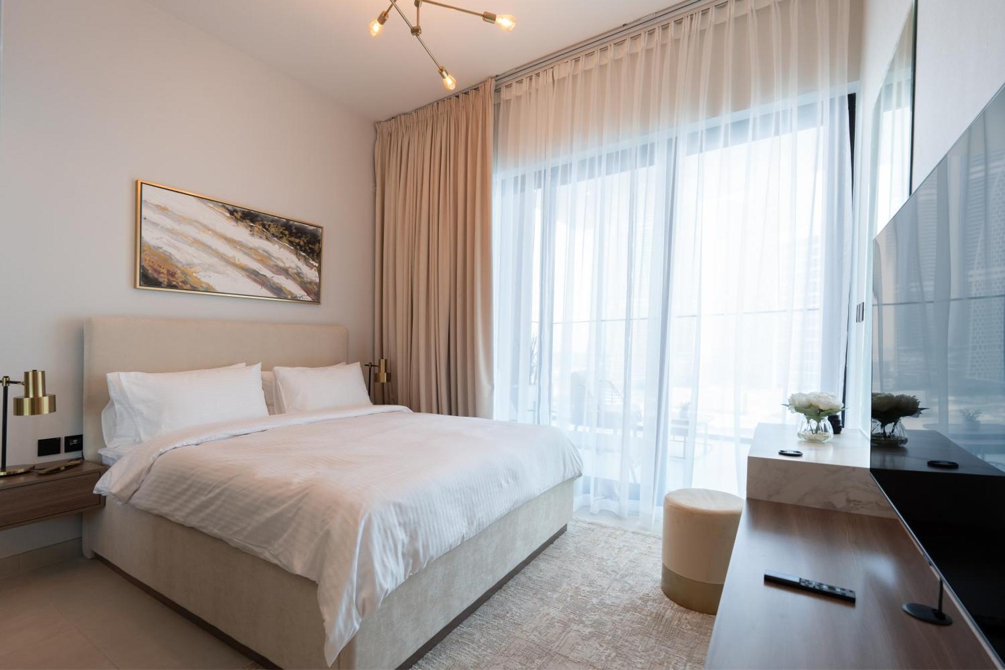 Keyrock Living - Luxury Furnished 2 Bedroom In Business Bay With Jacuzzi - Binghatti Canal Dubai
