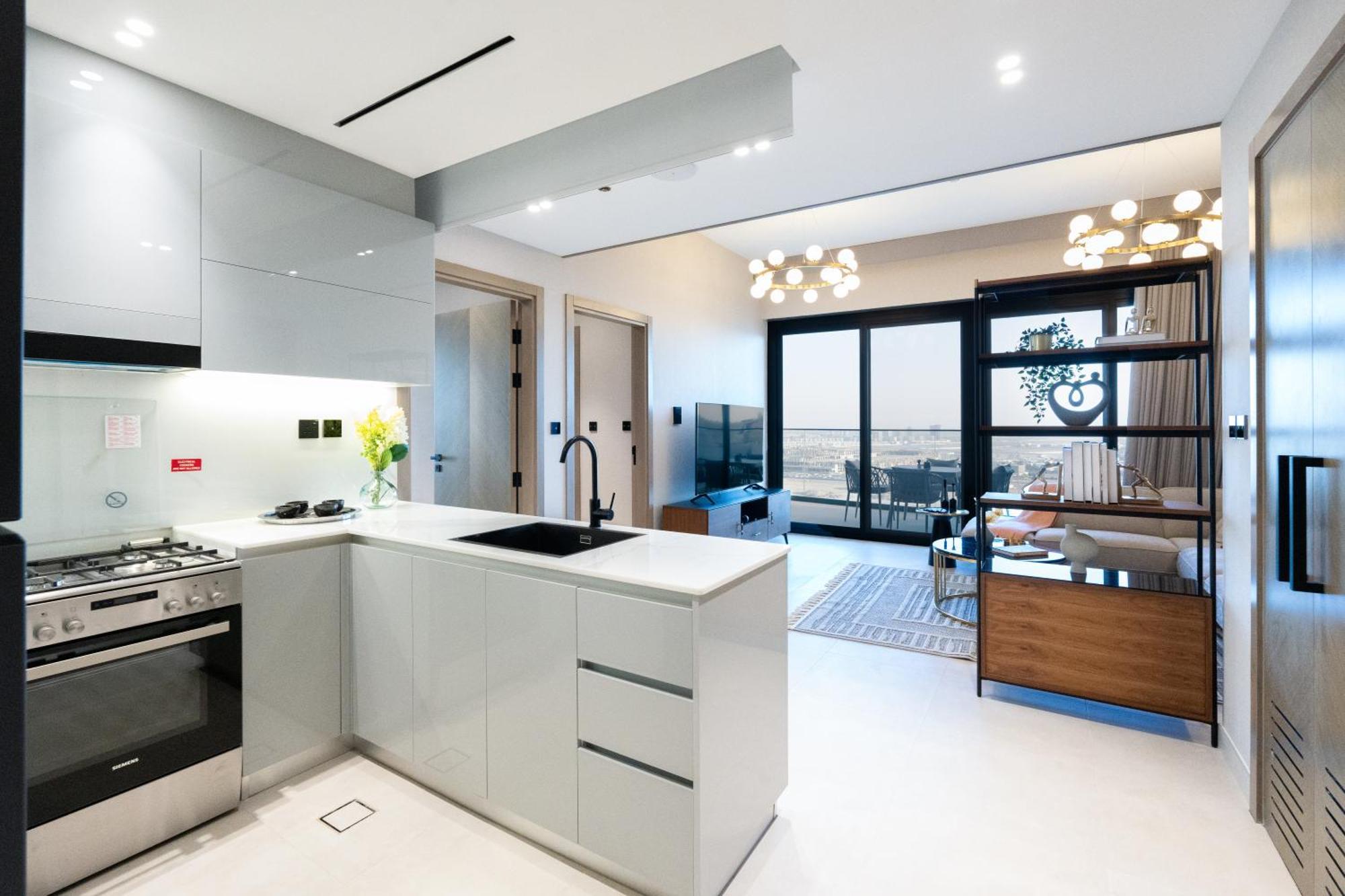 Keyrock Living - Luxury Furnished 2 Bedroom In Business Bay With Jacuzzi - Binghatti Canal Apartment