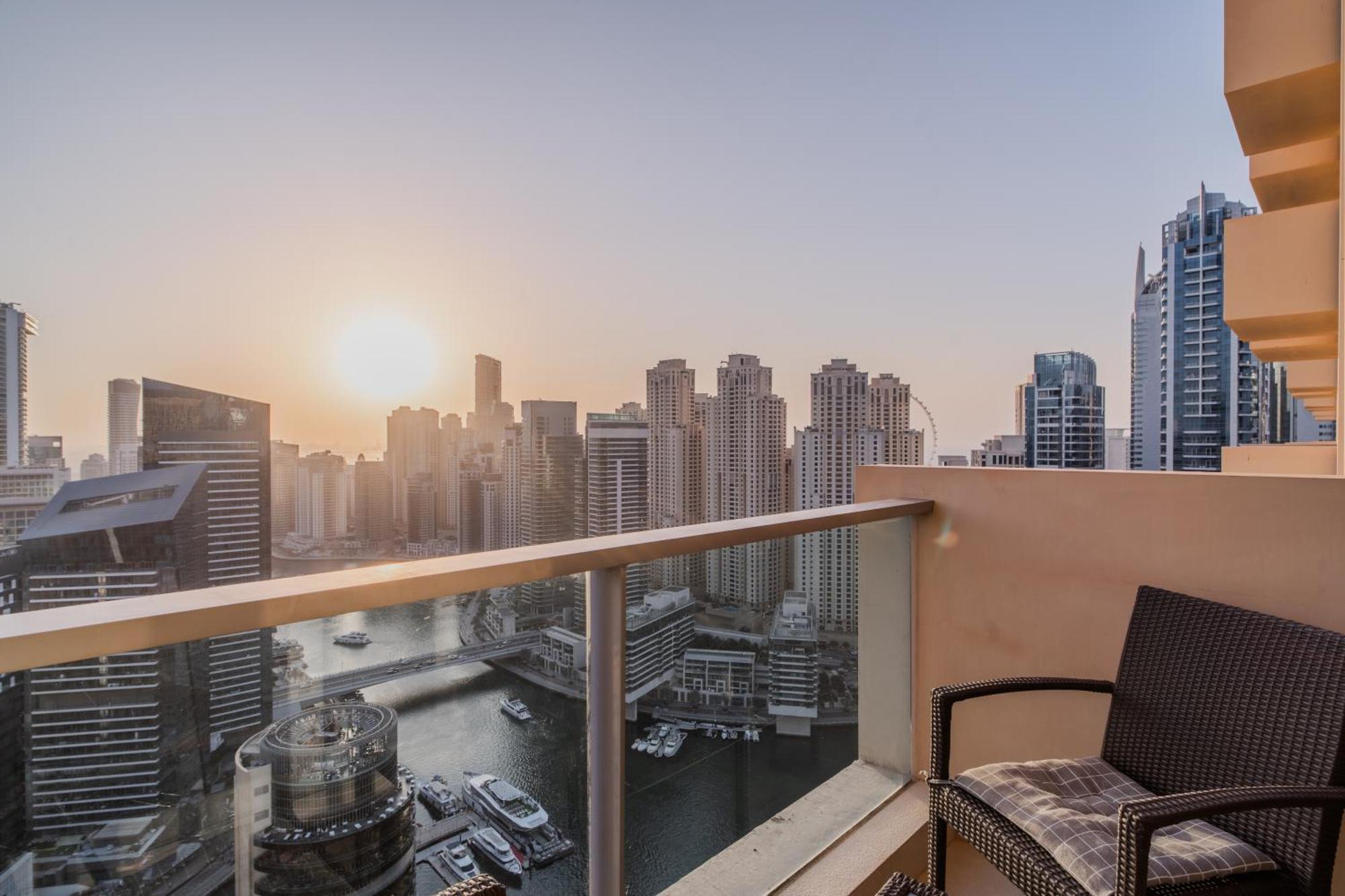 In Address Marina Residences Connected To Marina Mall Apartment *