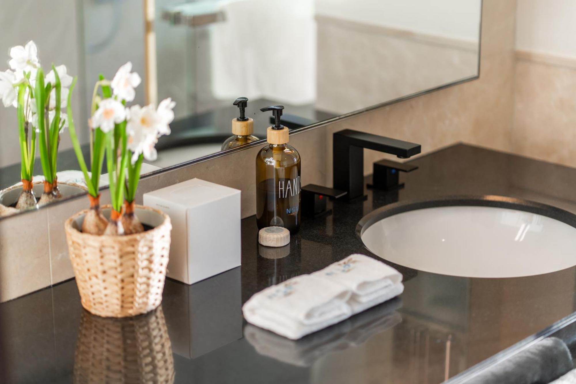 Apartment In Address Marina Residences Connected To Marina Mall Dubai