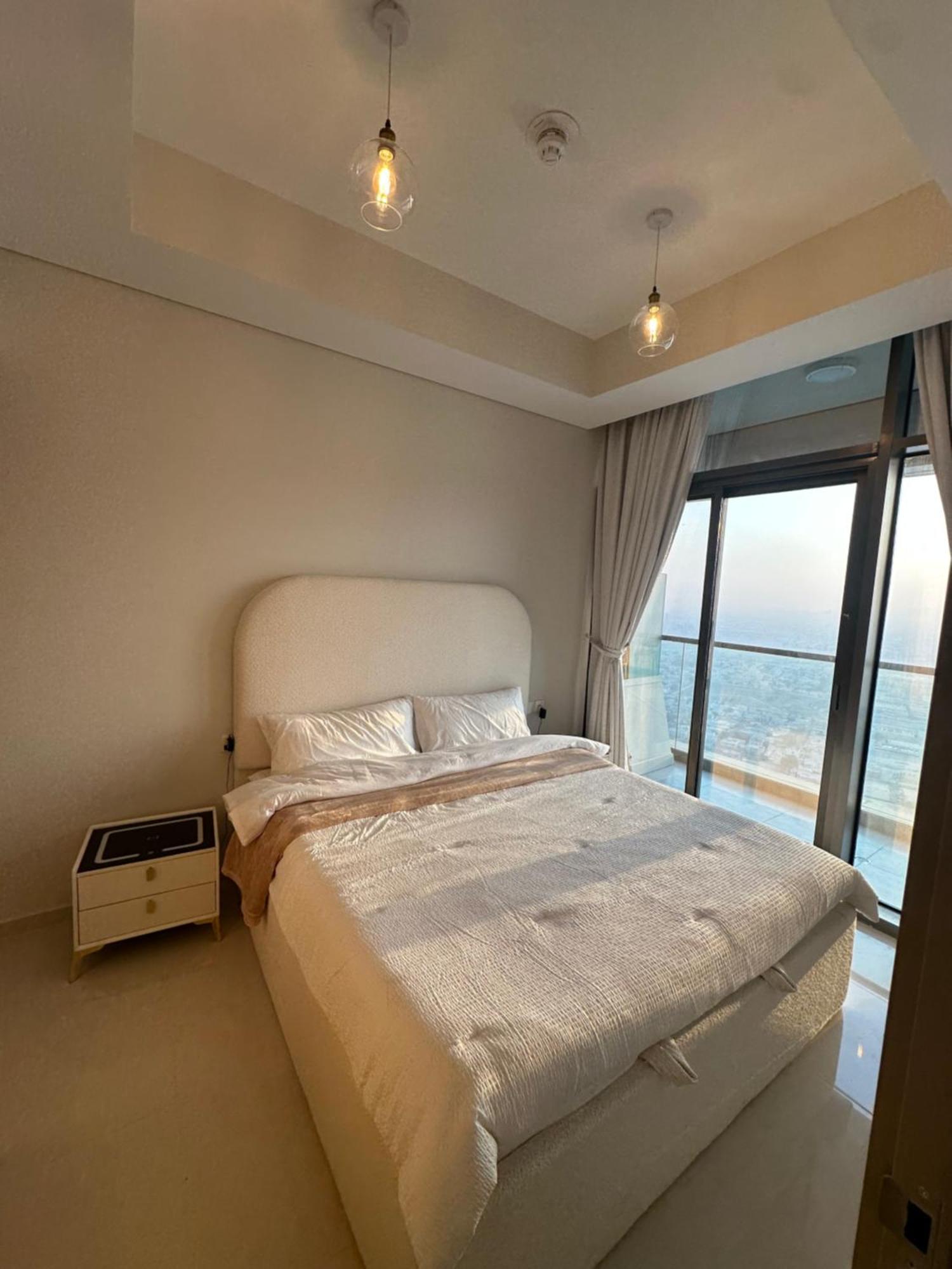 Luxurious 54th Floor With Splendid Sky And Seaview - Downtown Apartment