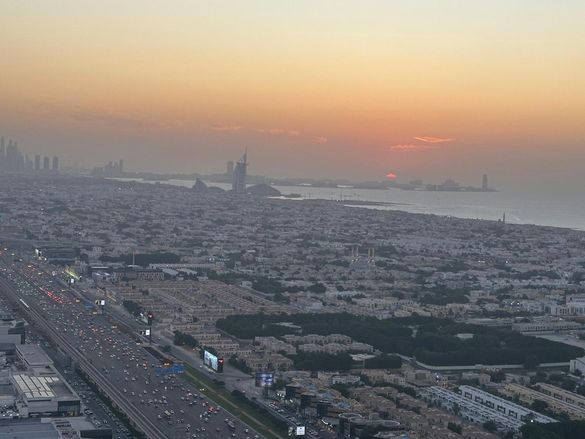 Luxurious 54th Floor With Splendid Sky And Seaview - Downtown Apartment Dubai