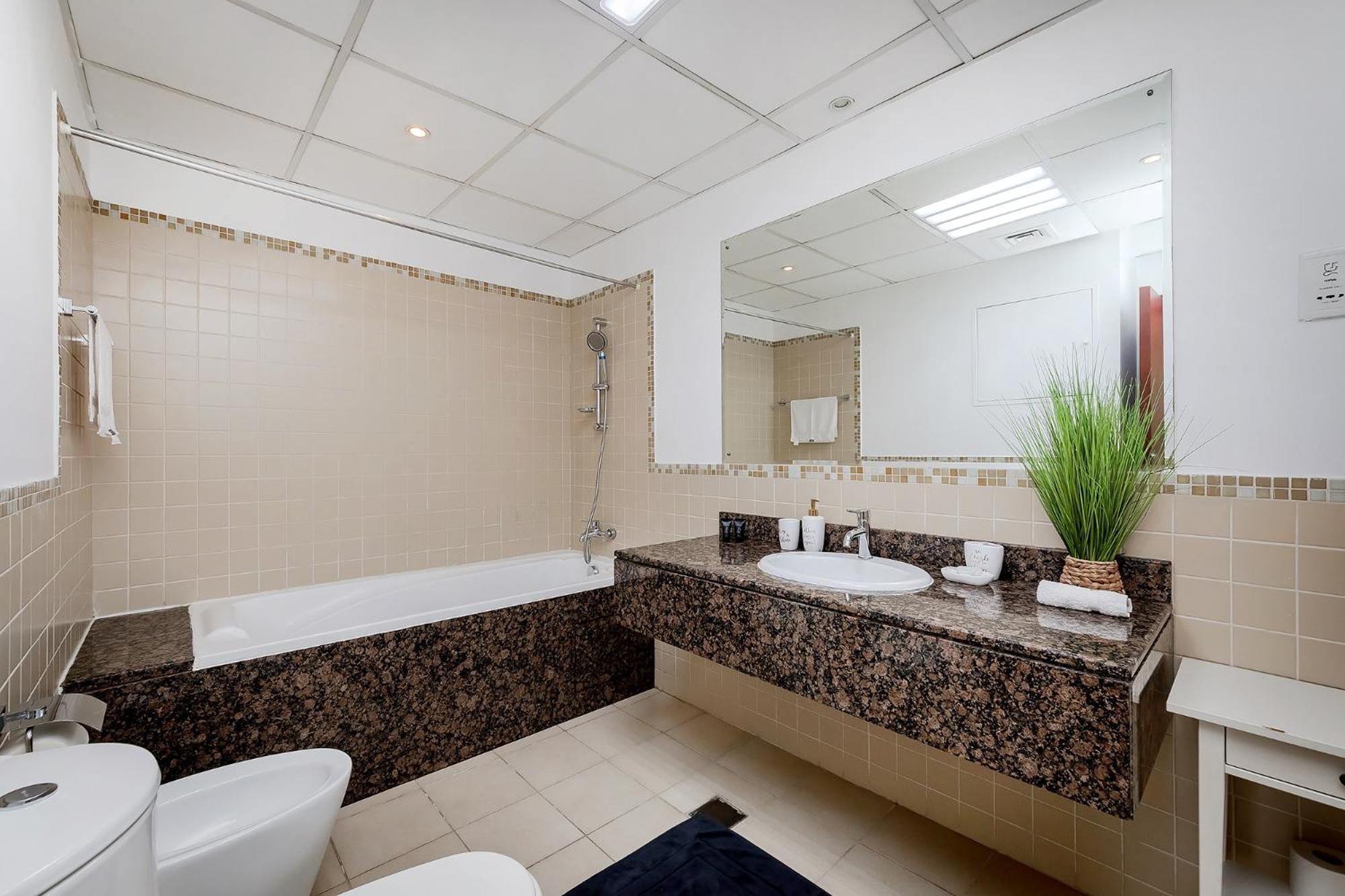 Beautiful 1br With Sea View Apartment Dubai