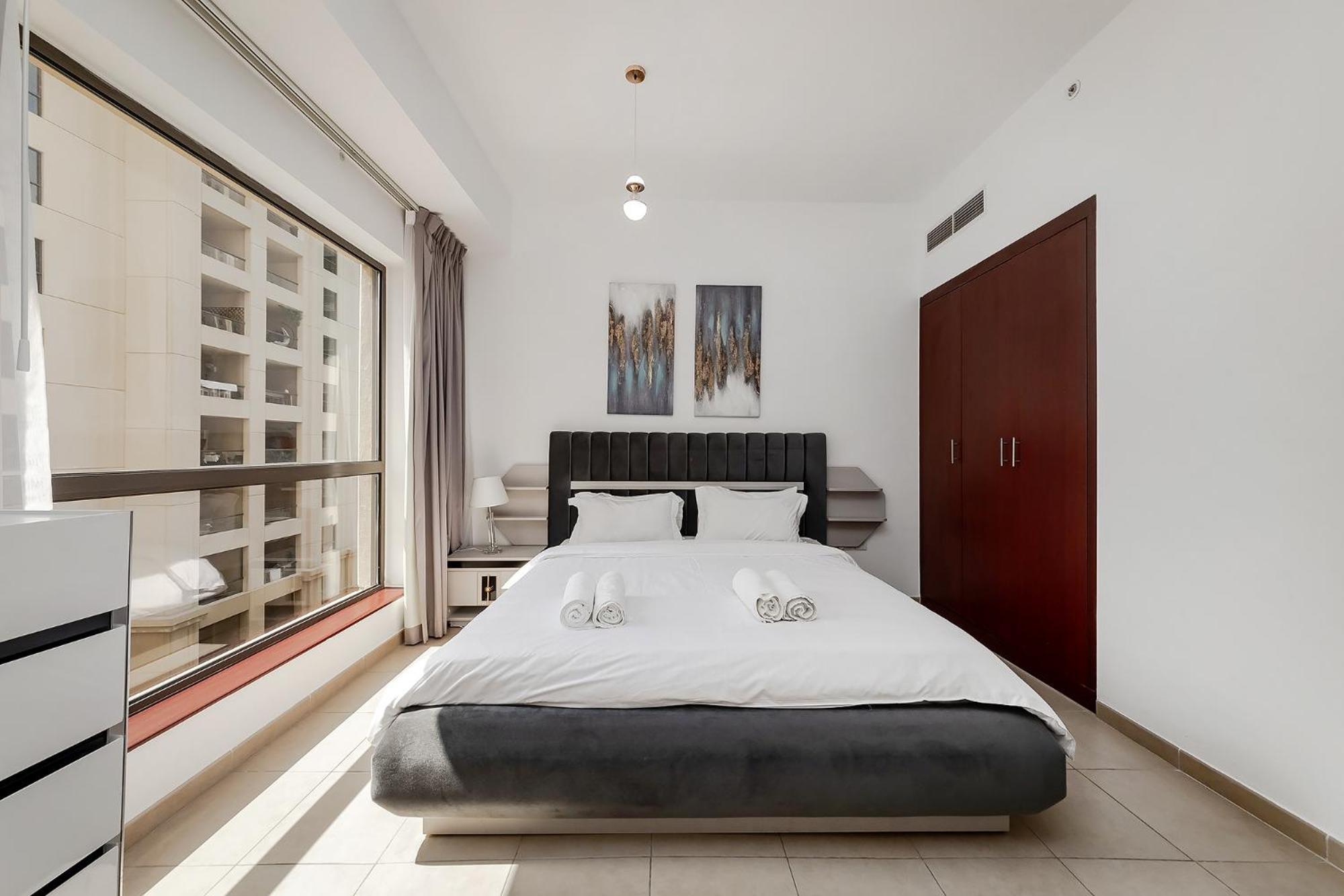 Beautiful 1br With Sea View Apartment Dubai