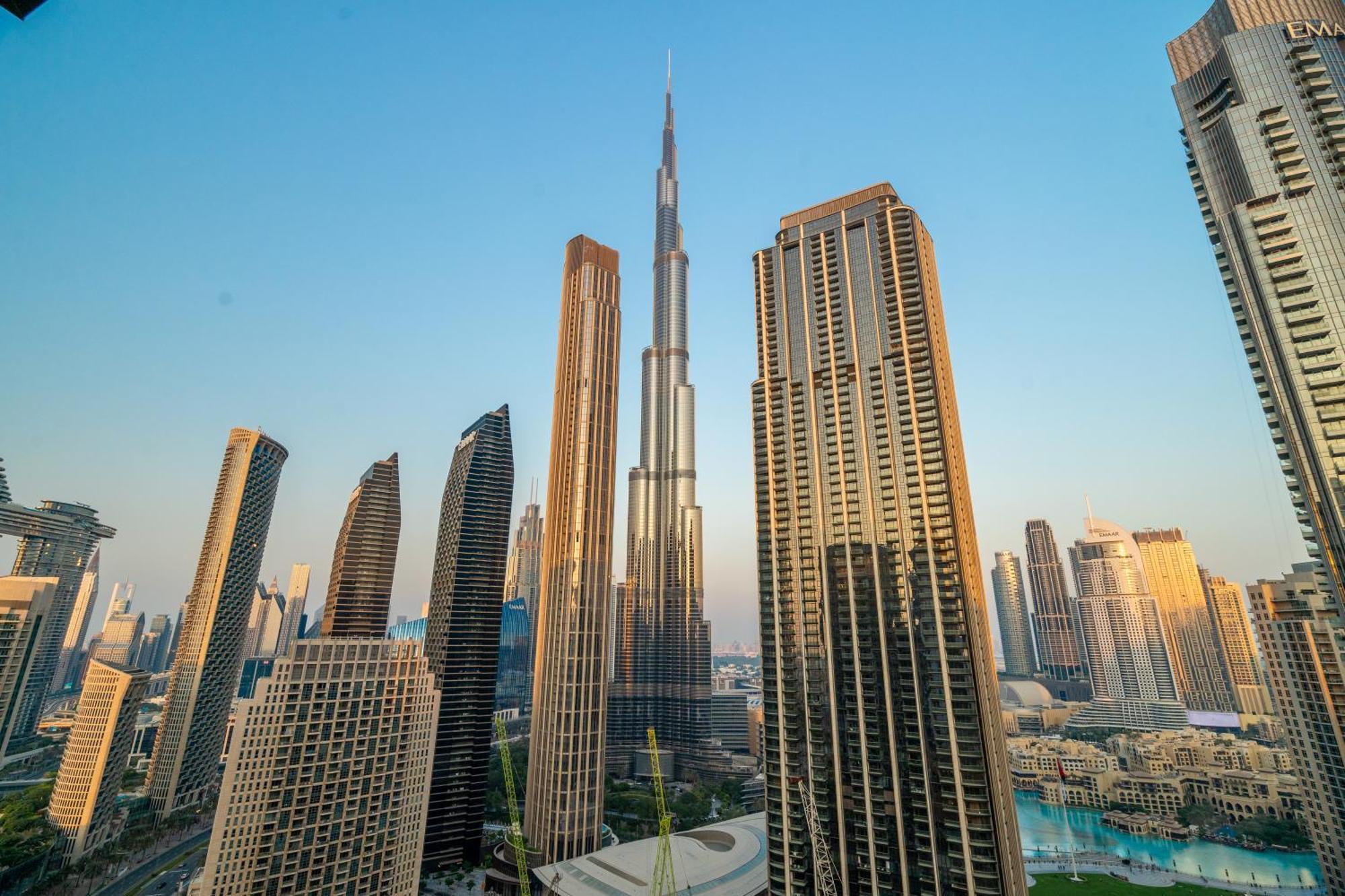 Burj Khalifa View Luxury Steps From Mall Apartment *