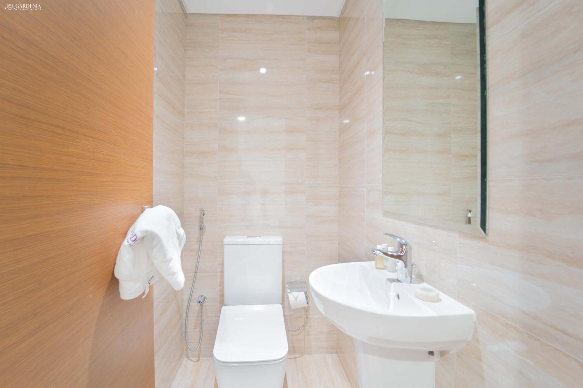 Fabulous Missoni Designer Building, 3 Bedroom Maid Apartment Dubai
