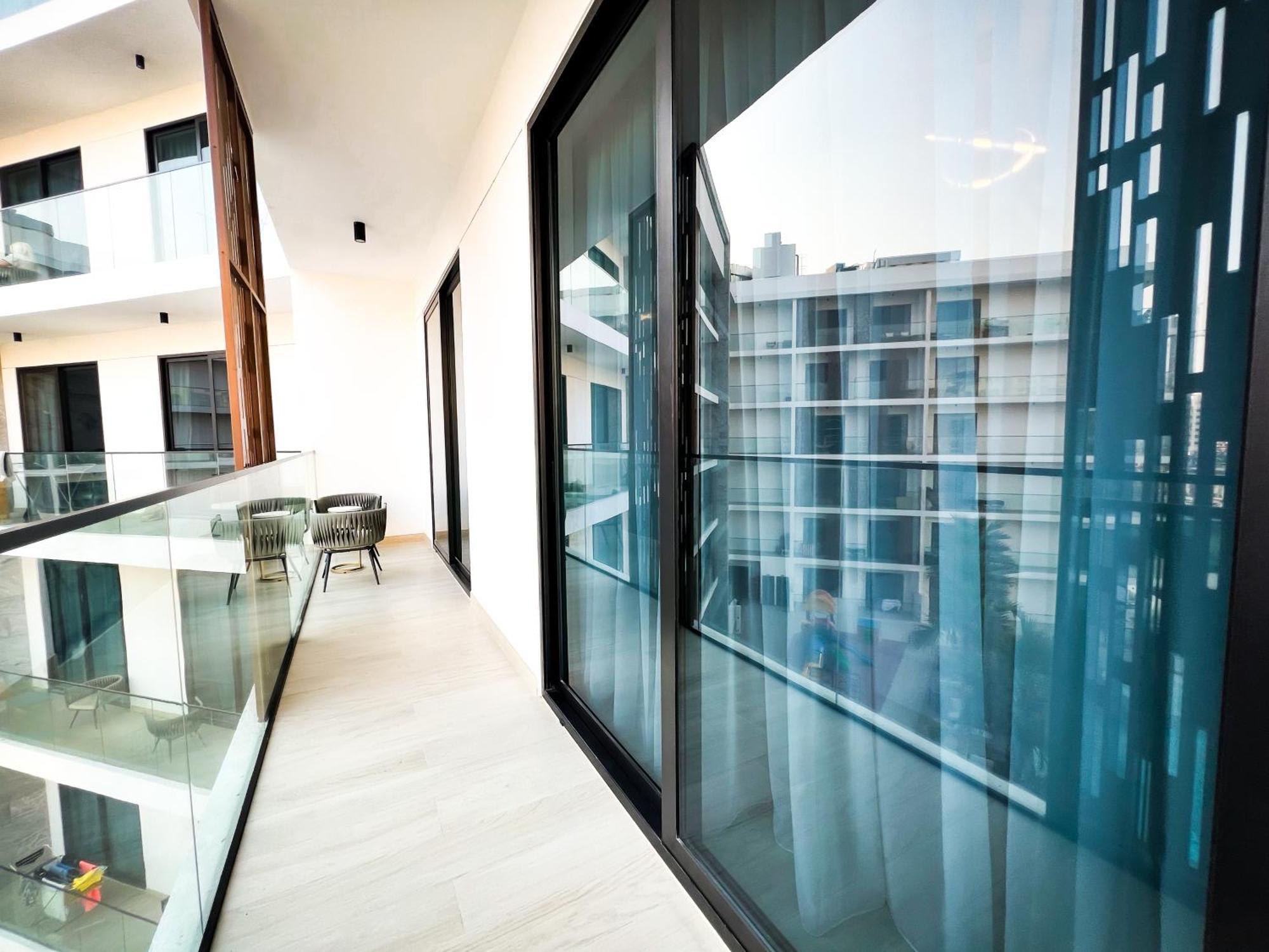 Stylish 1-bedroom Retreat In Prime Gardens , Arjan Apartment