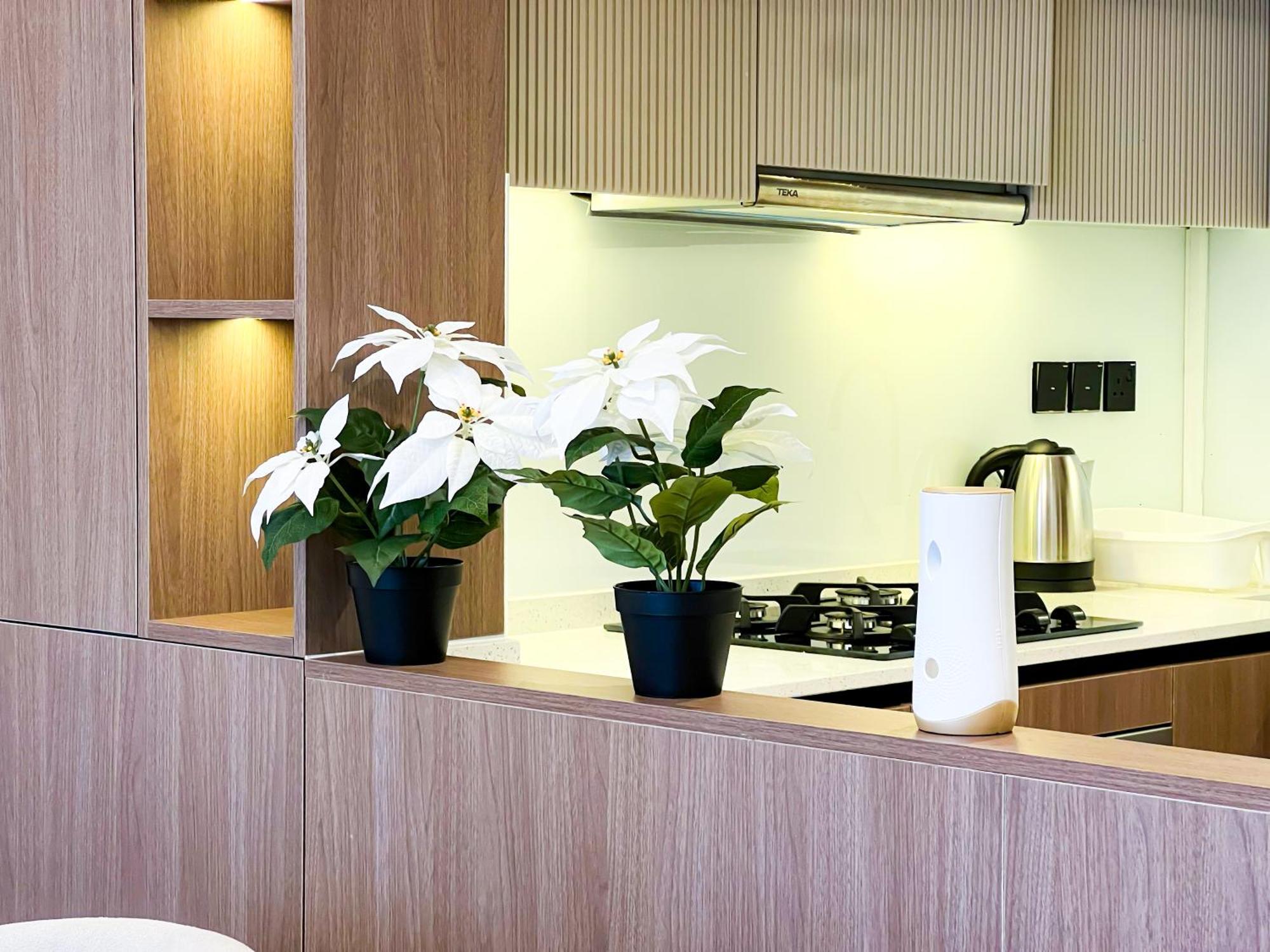 Stylish 1-bedroom Retreat In Prime Gardens , Arjan Apartment