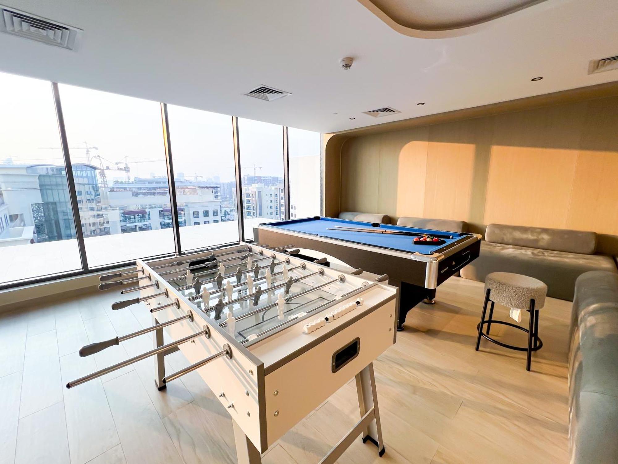 Stylish 1-bedroom Retreat In Prime Gardens , Arjan Apartment *