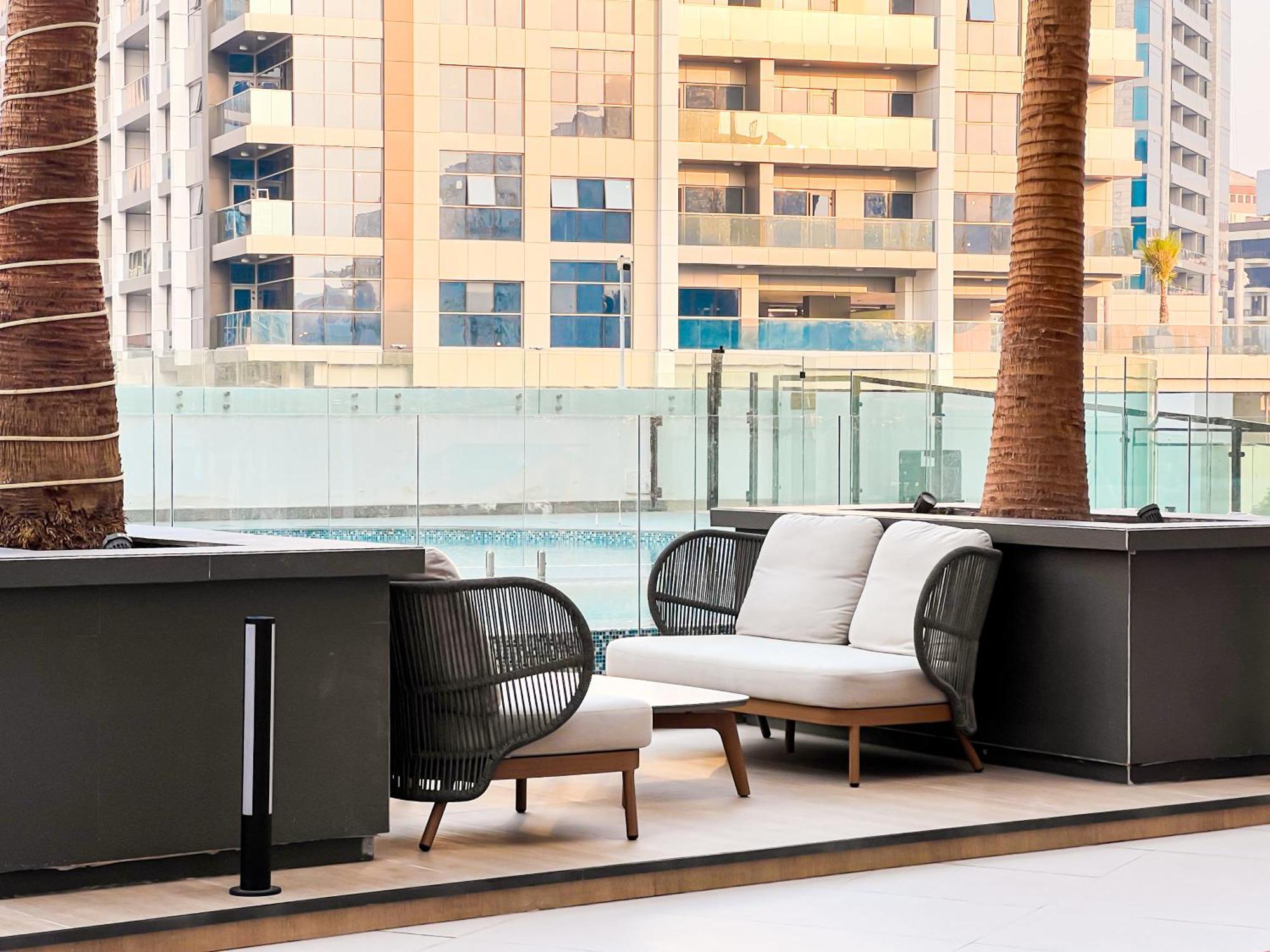 Stylish 1-bedroom Retreat In Prime Gardens , Arjan Apartment