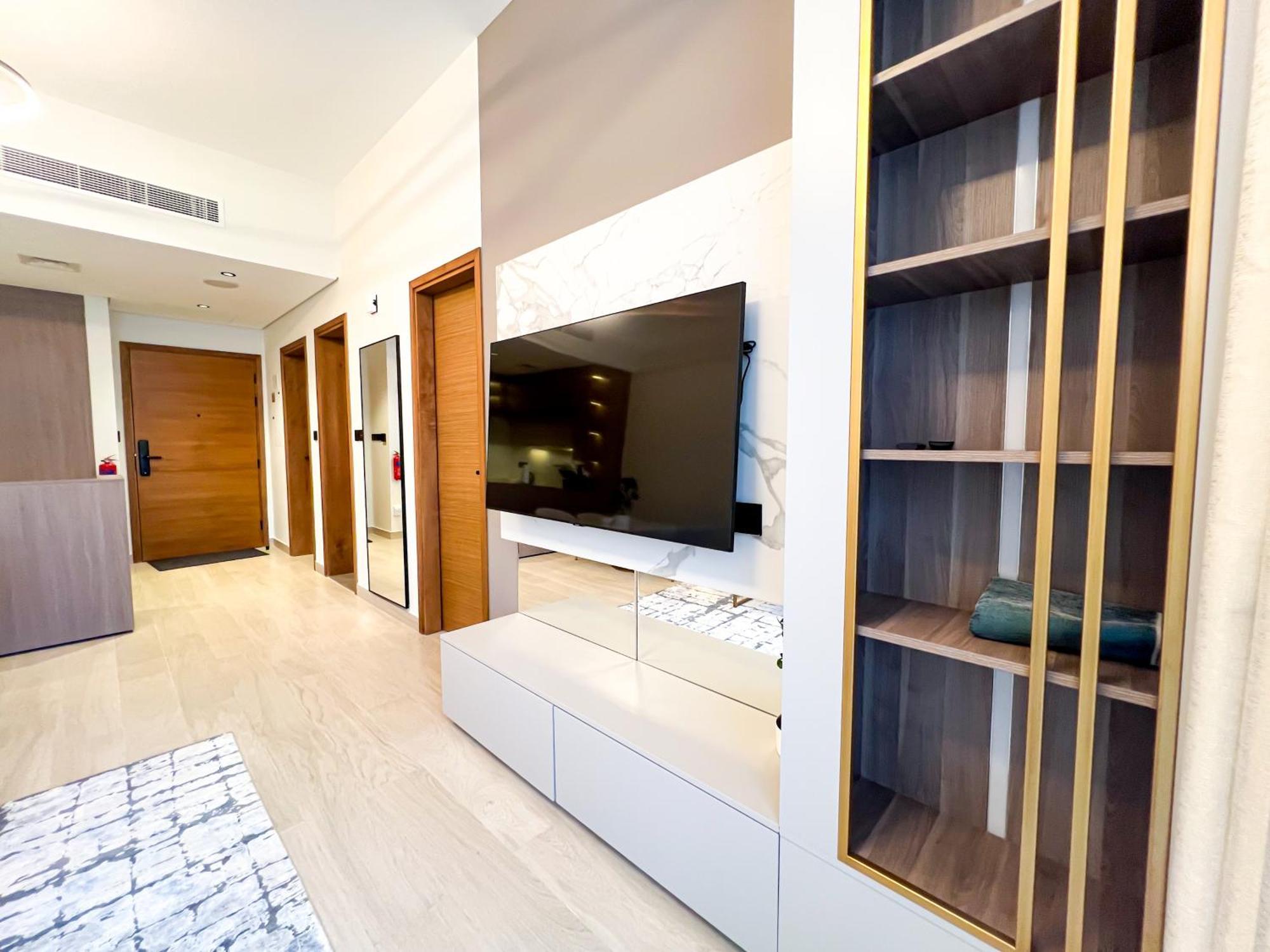 Stylish 1-bedroom Retreat In Prime Gardens , Arjan Apartment