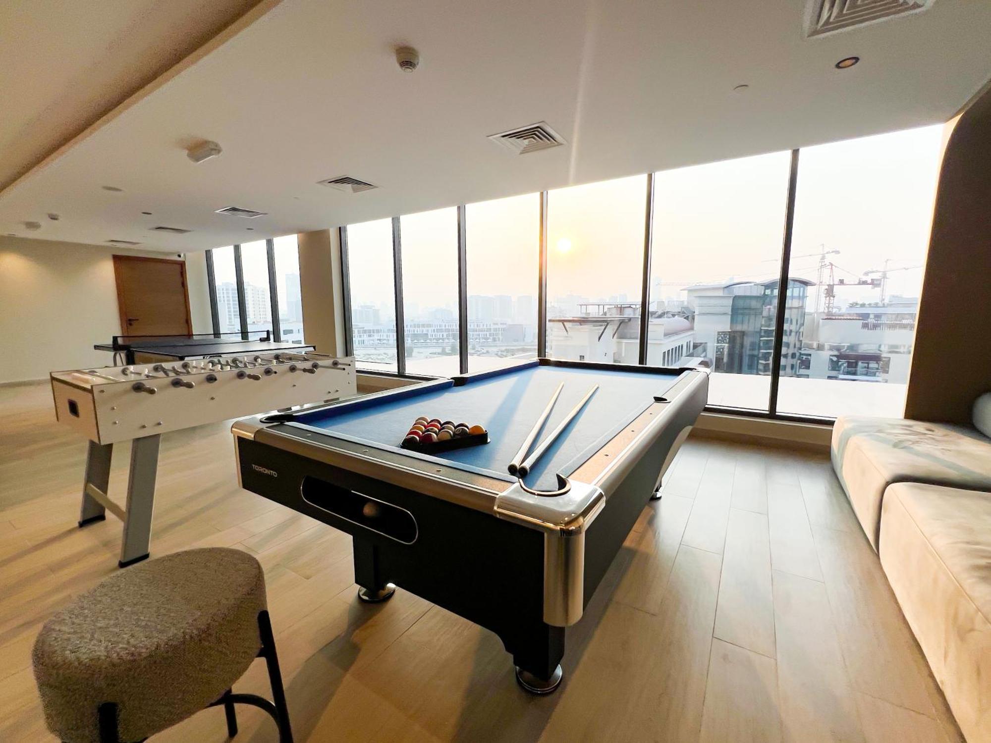 Stylish 1-bedroom Retreat In Prime Gardens , Arjan Apartment *