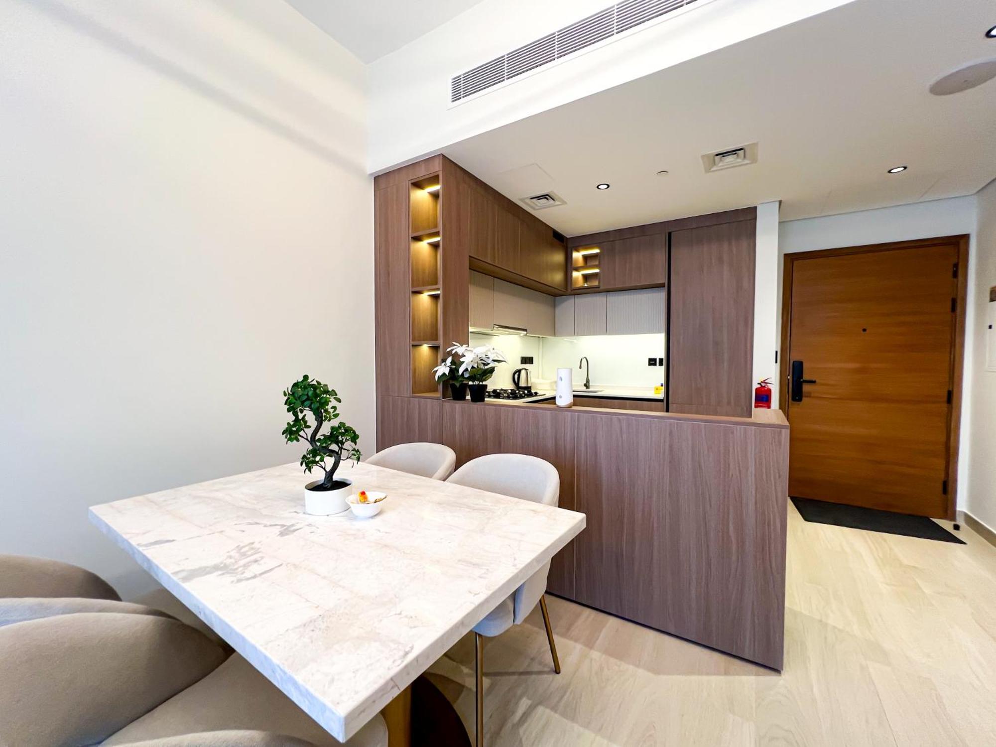 Apartment Stylish 1-bedroom Retreat In Prime Gardens , Arjan
