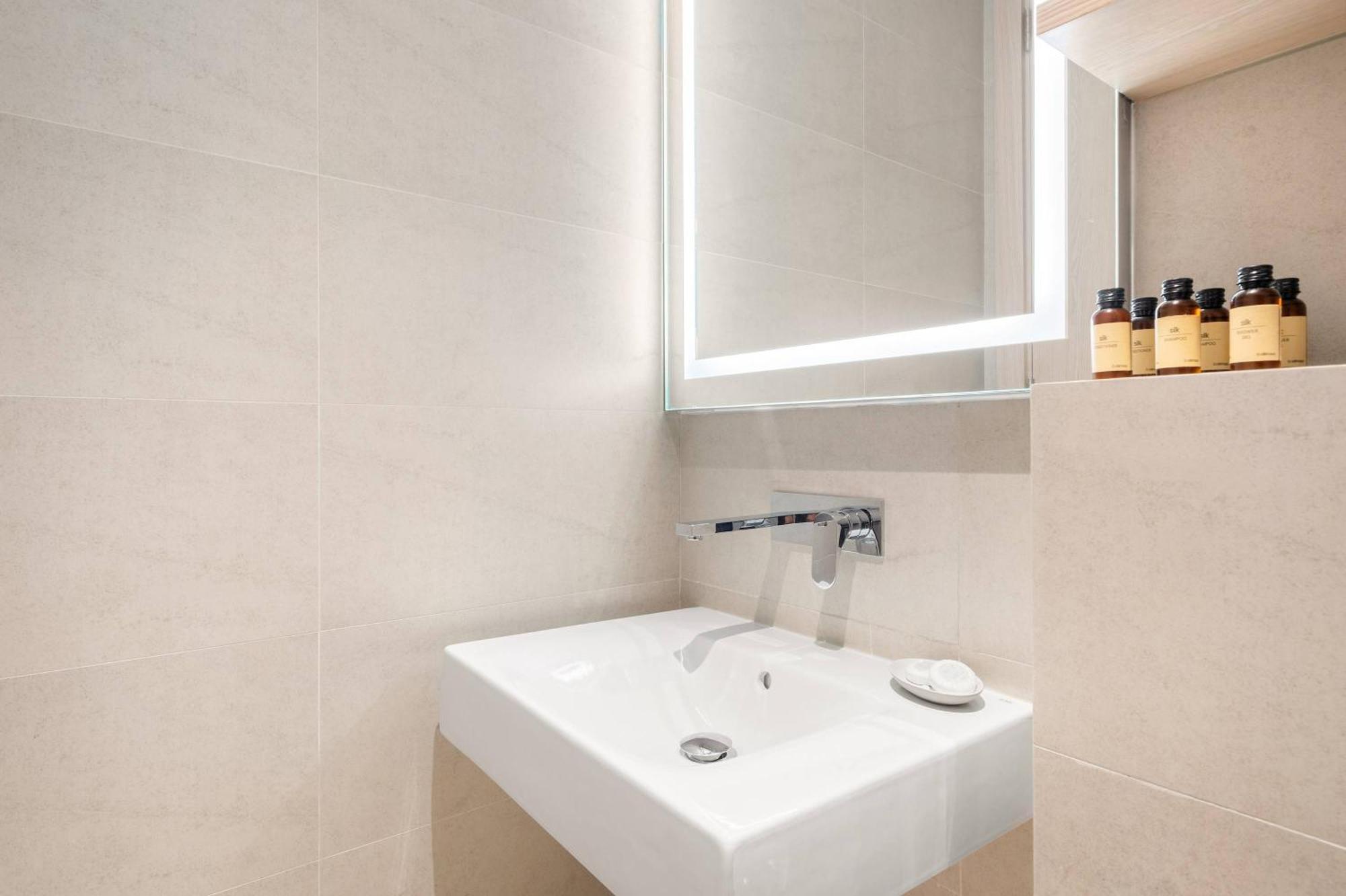 Silkhaus Spacious 1br At Oakley Square In Jvc