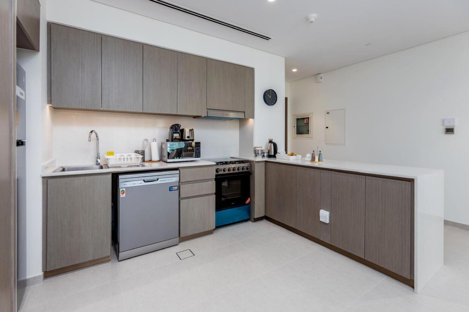 Near Burj Khalifa - 1br In Grande Residence, Downtown - Allsopp & Allsopp *