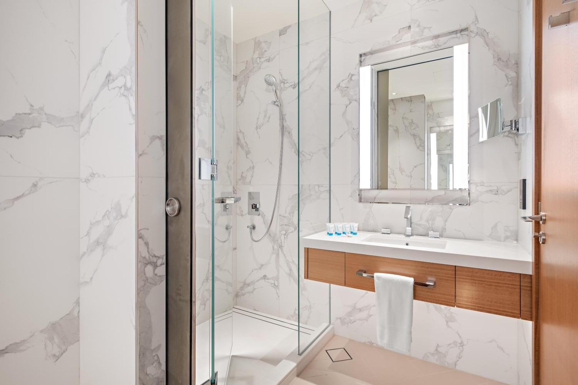 Elegant 1br Address Opera And Walk To Mall & Burj Dubai