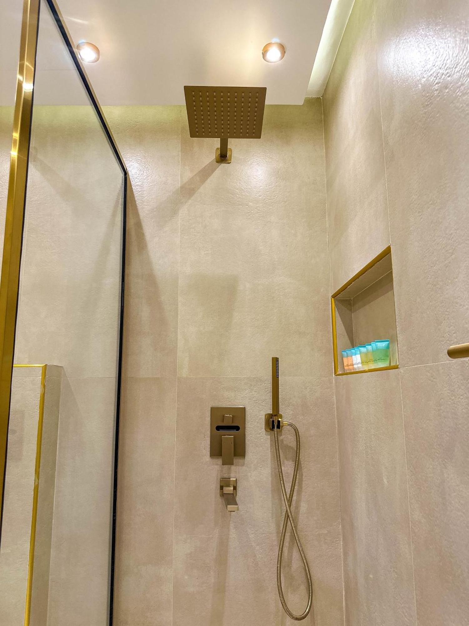Apartment Beachfront Bliss 2br In Shams 2 *