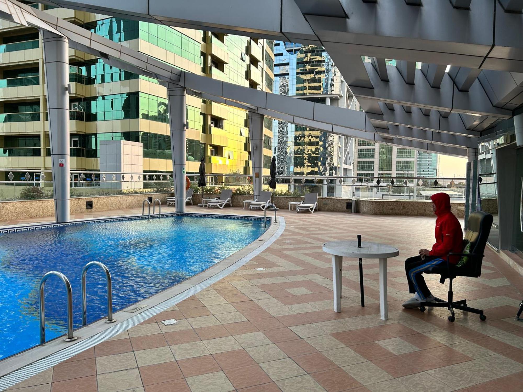 Chic Near Metro ! Apartamento Dubai