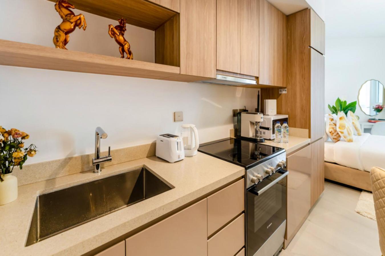 Fam Living - Urban Oasis Studio, Business Bay Dubai