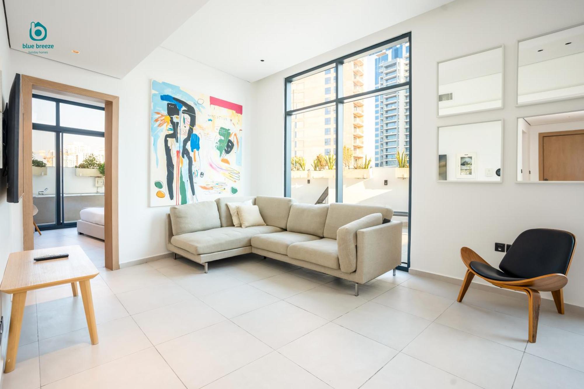 Blue Breeze - Elegant 1br With Private Jacuzzi & Terrace In Jvc Apartment