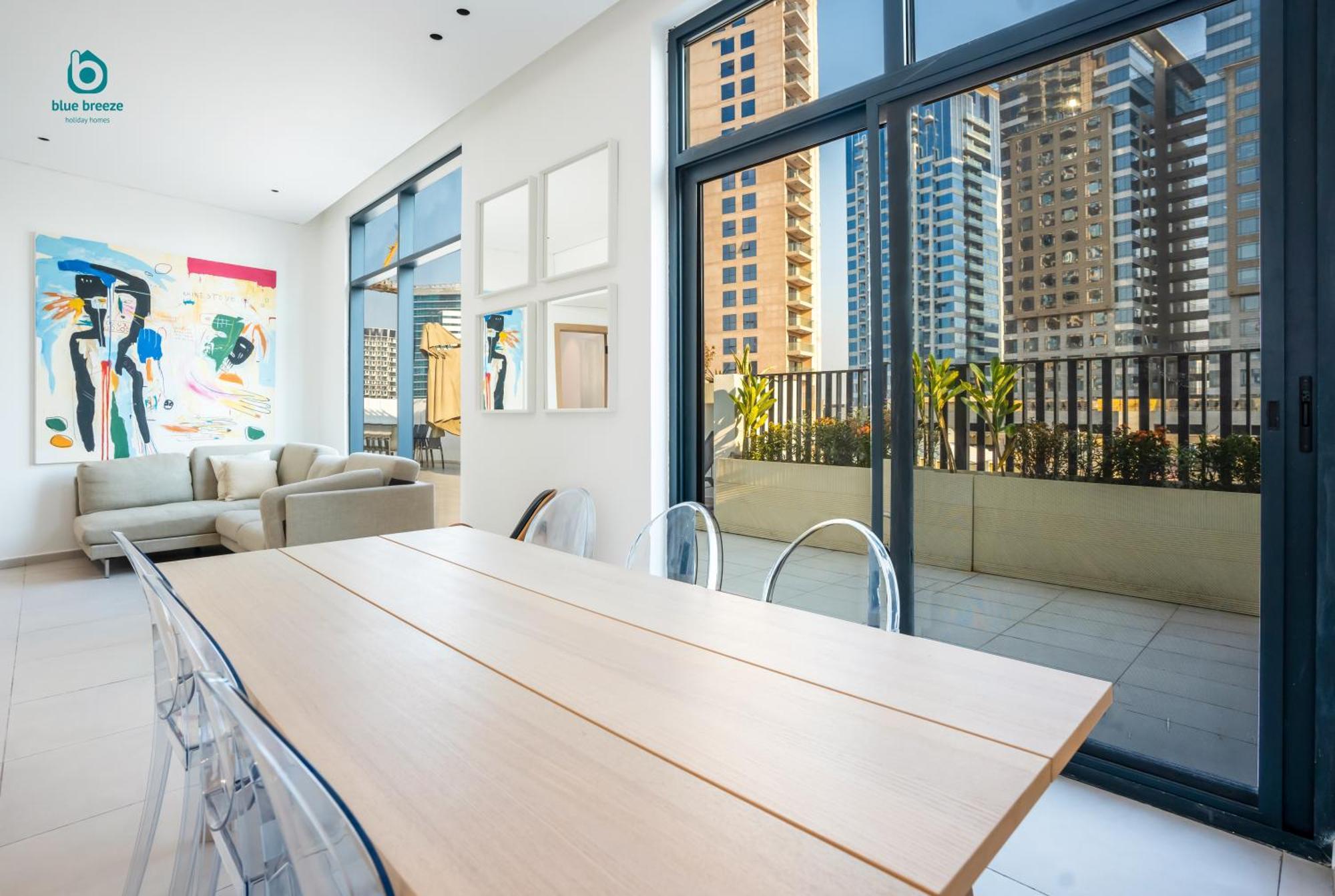 Blue Breeze - Elegant 1br With Private Jacuzzi & Terrace In Jvc Dubai